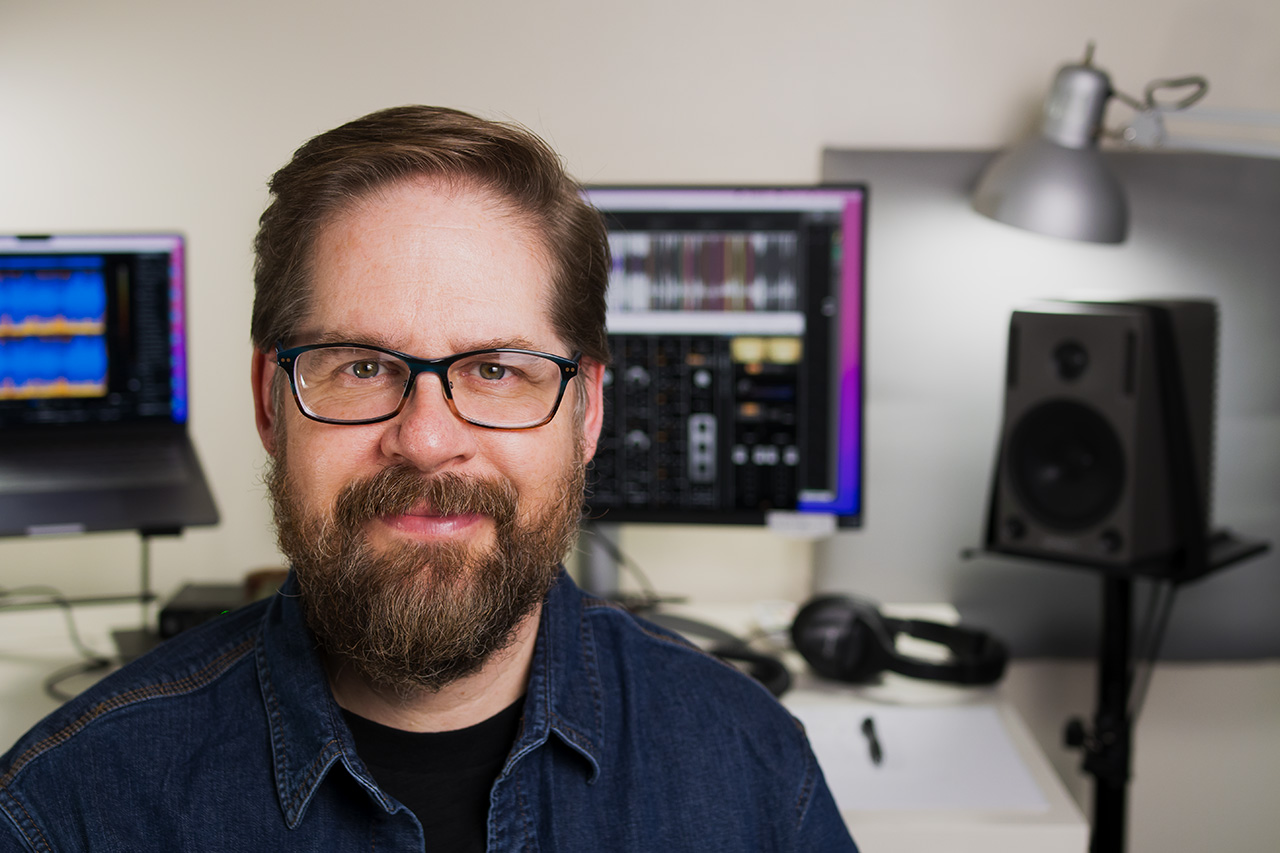 Voices Arts Peter Sabat portrait